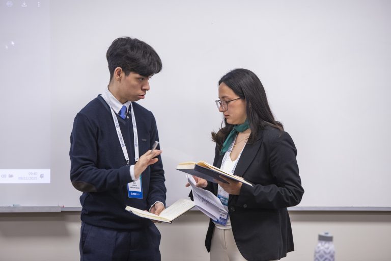 050 - CLAUSURA UPMUN-09-11