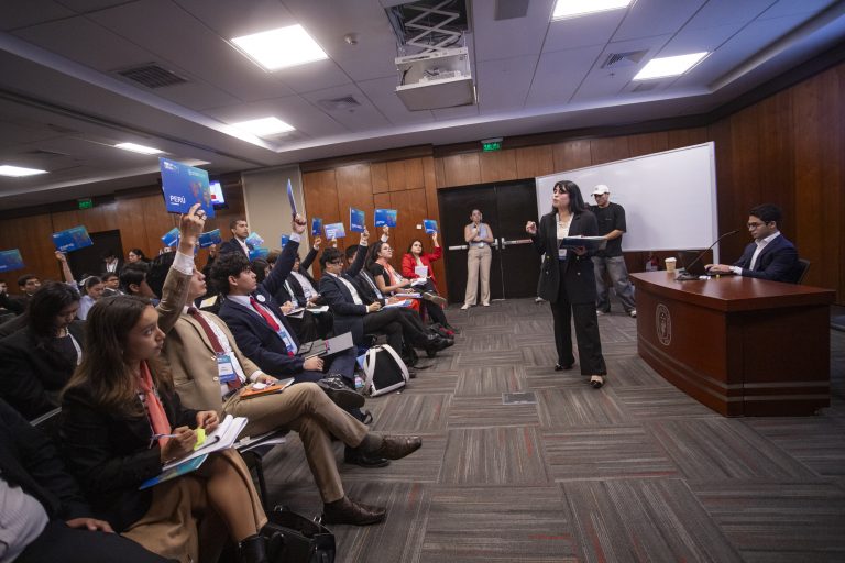 084 - CLAUSURA UPMUN-09-11